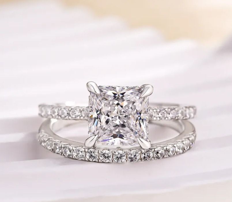 2.5ct Princess Cut F VS1 IGI Certified Lab Grown Diamond Engagement Ring