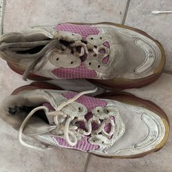 Balenciaga Triple S Trainers chunky sneakers White Pink shoes flats logo flats 