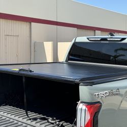 Retractable Tonneau Cover With T Track System & Lock