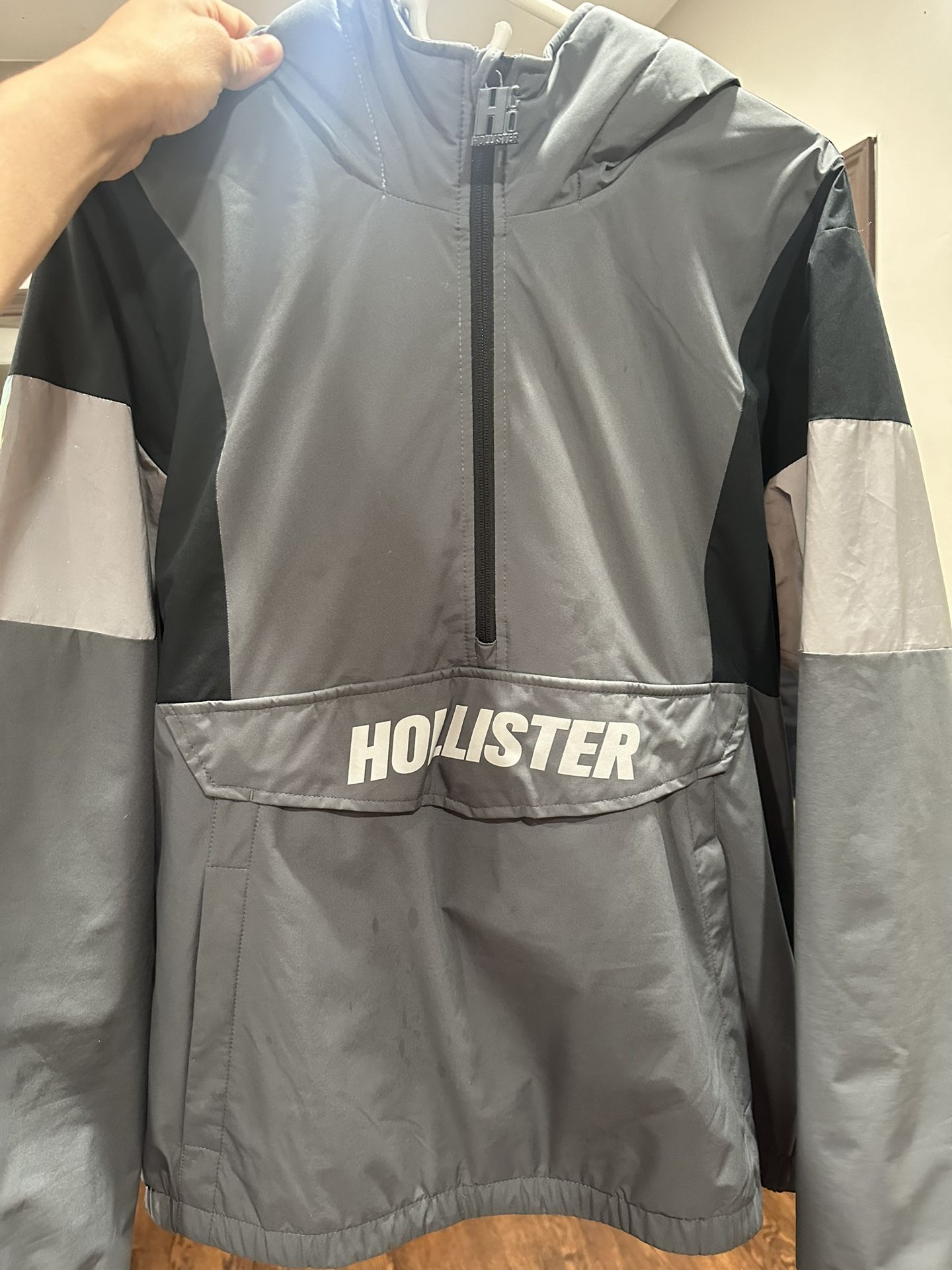 Gray 3M Hollister Windbreaker (L)