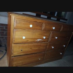 9 draw Dresser 