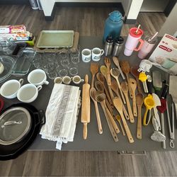 Extensive Kitchen cooking set!