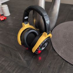 Light Up Headphones Good Condition