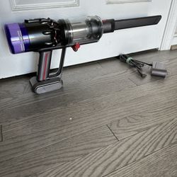 Almost New Handheld Dyson Vacuum Cleaner in Great Condition 