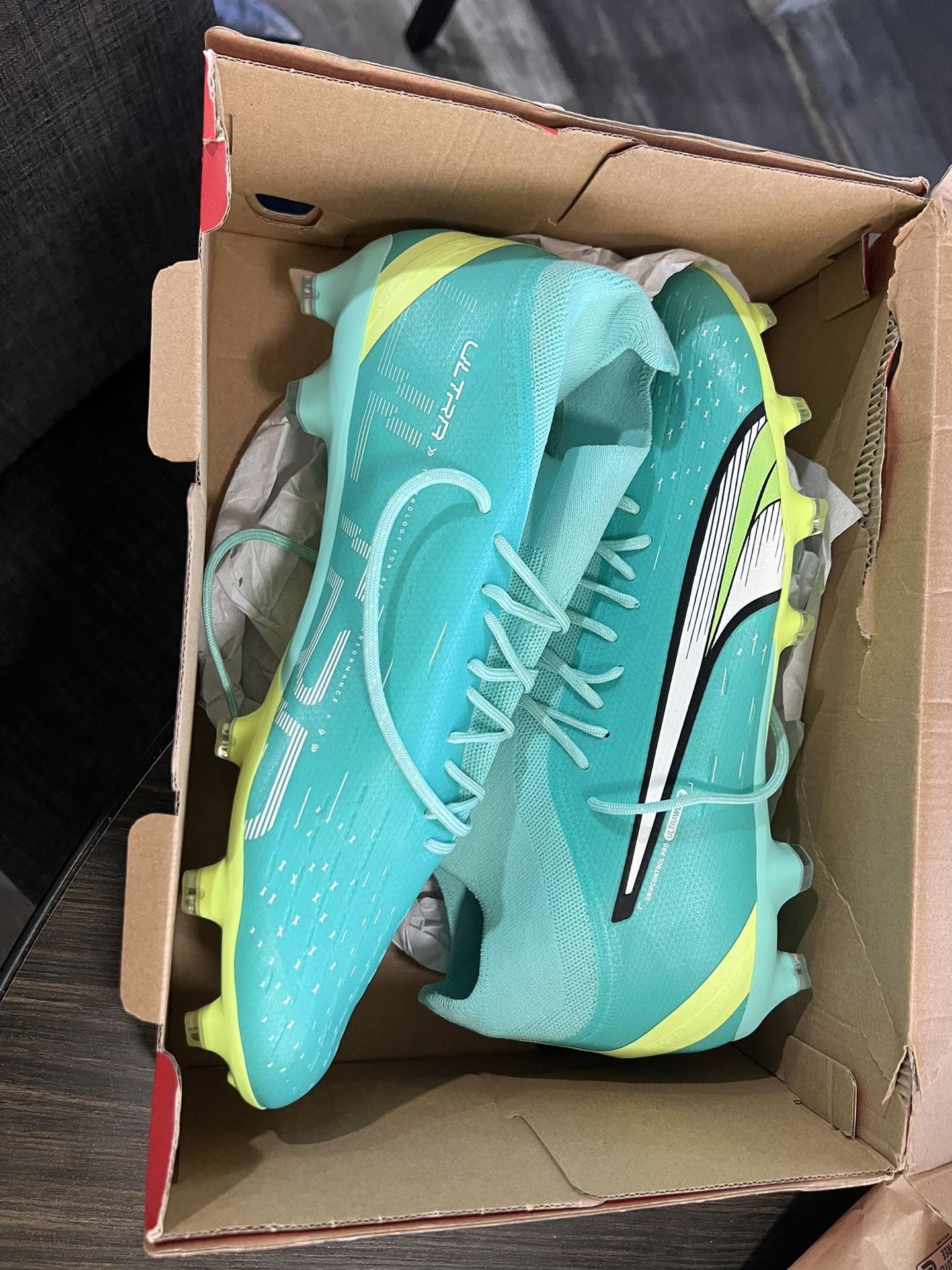 Men’s Soccer Shoes Puma Size 13 