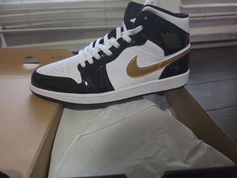 Jordan 1 mid patent leather size 11.5 mens
