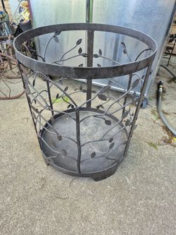 Heavy Duty Wrought Iron Planter Holder H 18", W 15"1/2