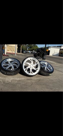 24” CORSART WHEELS AND TIRES