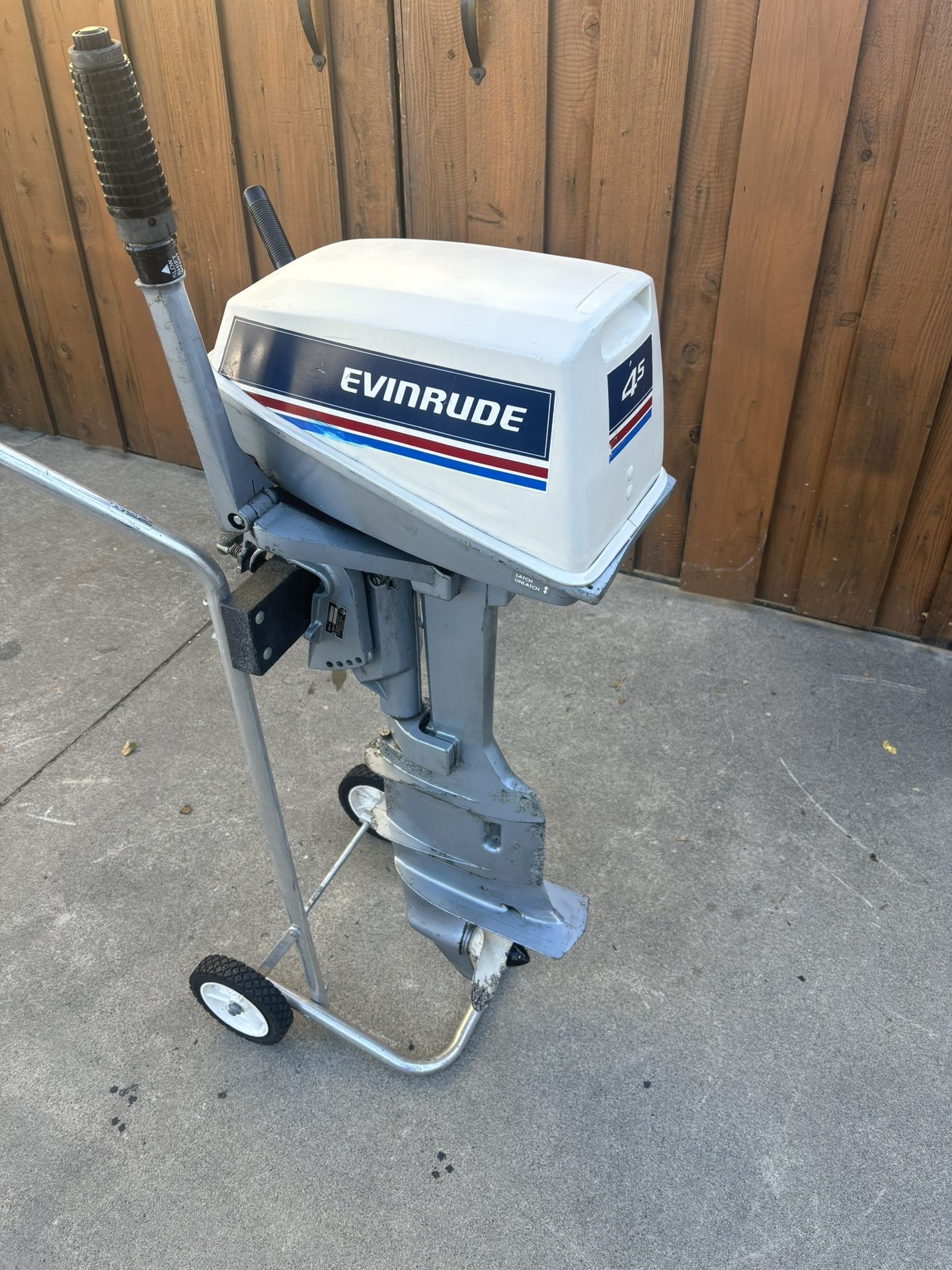 4.5hp Tohatsu Outboard Motor