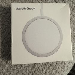 2 MagSafe Chargers USB-C