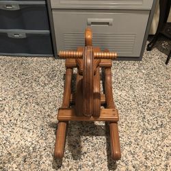 Antique beautiful solid oak wood rocking hose ...!!!!