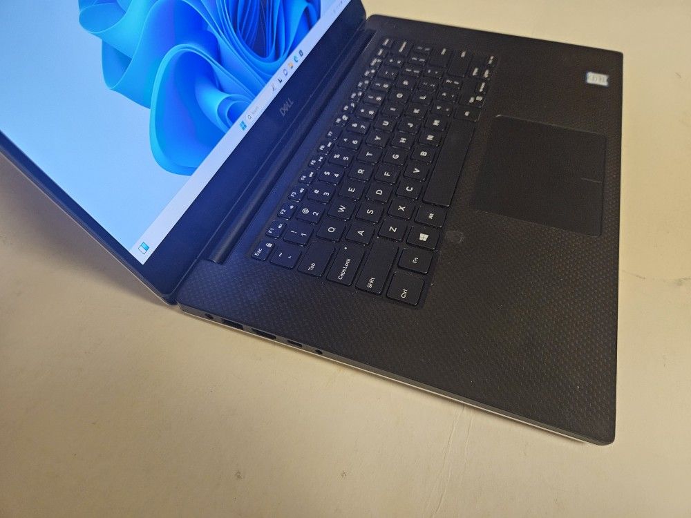 Dell Precision Workstation 5540 i7 32gb Ram 1TB NVMe SSD Drive 15.6 Touchscreen 4k