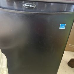Danby Mini Refrigerator Without Freezer