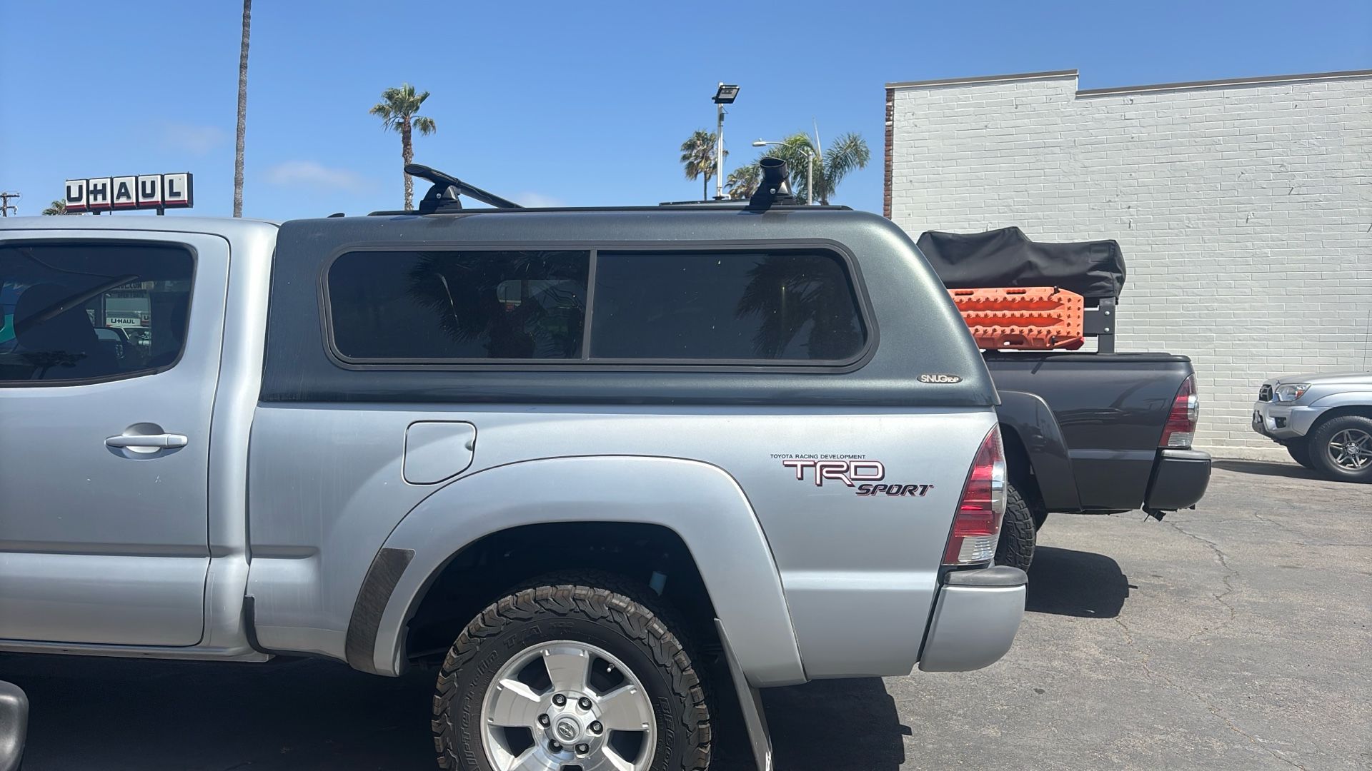 Snug Top Camper Shell Tacoma