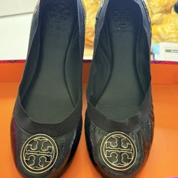 7.5 Tory Burch Black Caroline Flats Elastic