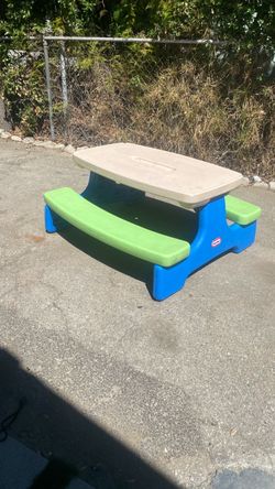 Little Tikes Kids Picnic Table beautiful color clean foldable