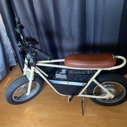 Pequeña Motocicleta