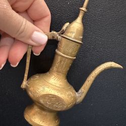 Vintage Small Coffee pot / tea pot / carafe || Handmade engraved floral design || Vintage solid brass || With lid