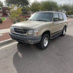 1999 Ford Explorer