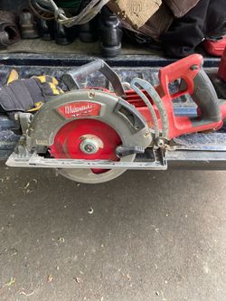 Milwaukee worm drive circular saw
