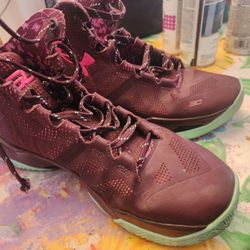 Steph Currys "Black History Month" Size 9 $40 takes them