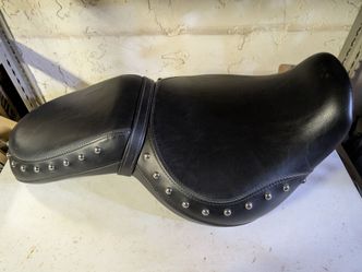 OEM Kawasaki Vulcan 900 Classic LT Studded Seat Assembly Part# 53066-0157