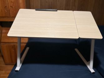 Adjustable laptop table over the bed computer table