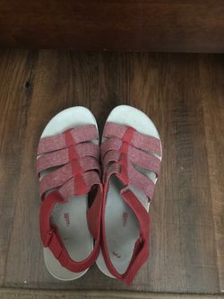 Clarks shoes size 8 pickup In Southwest Bakersfield