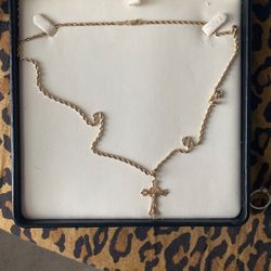 13 Gram 10kt Gold Rope And Charm