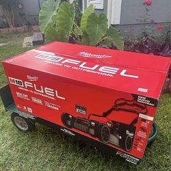 Milwaukee M18 FUEL 21" Self-Propelled Dual Battery Mower Kit FORGE