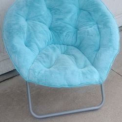 New Never UsedComfy Saucer Chair