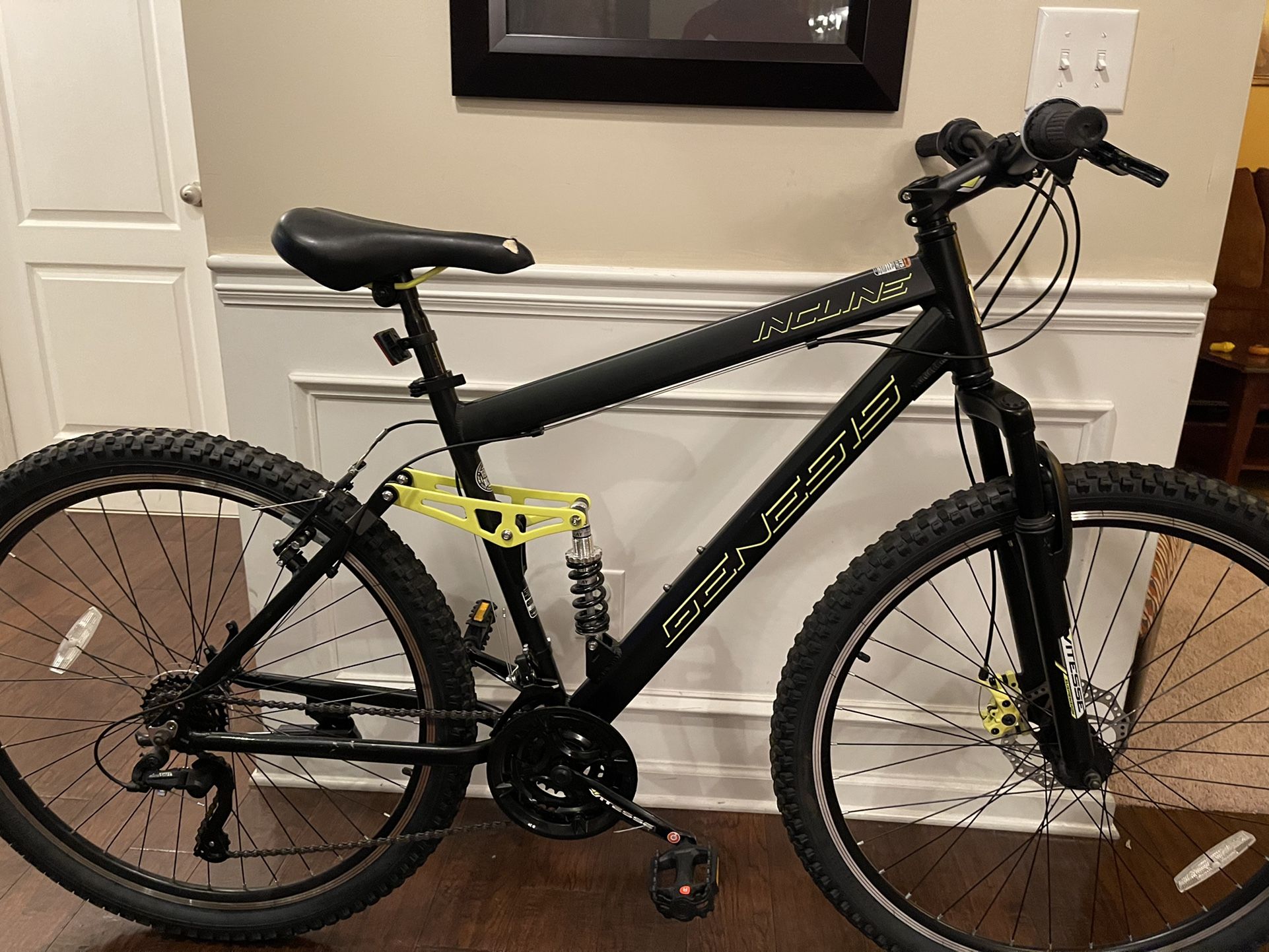 Genesis 29" Incline Men's Mountain Bike - Good Condition