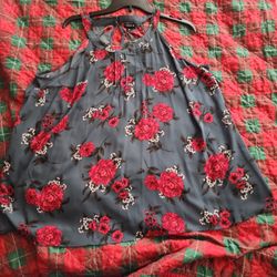 Torrid blue rose sl mock tnk size 0