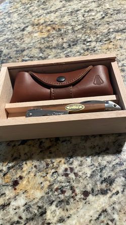 New in its box veritable laguiole corkscrew genuine olive wood set pouch