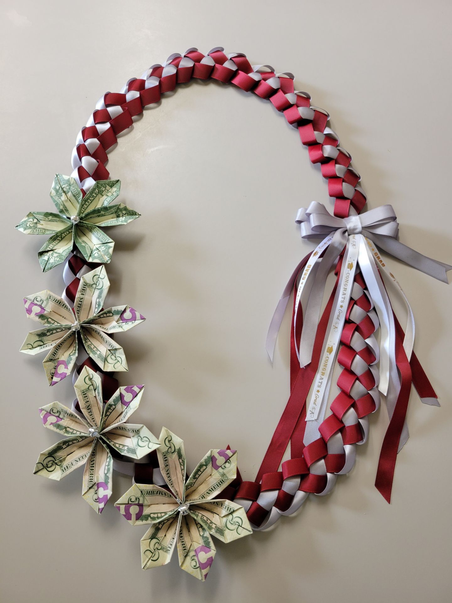 Graduation ribbon lei