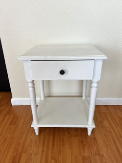 Solid Wood White Nightstand With Drawer