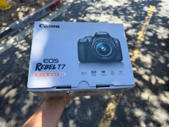 Canon EOS Rebel T7