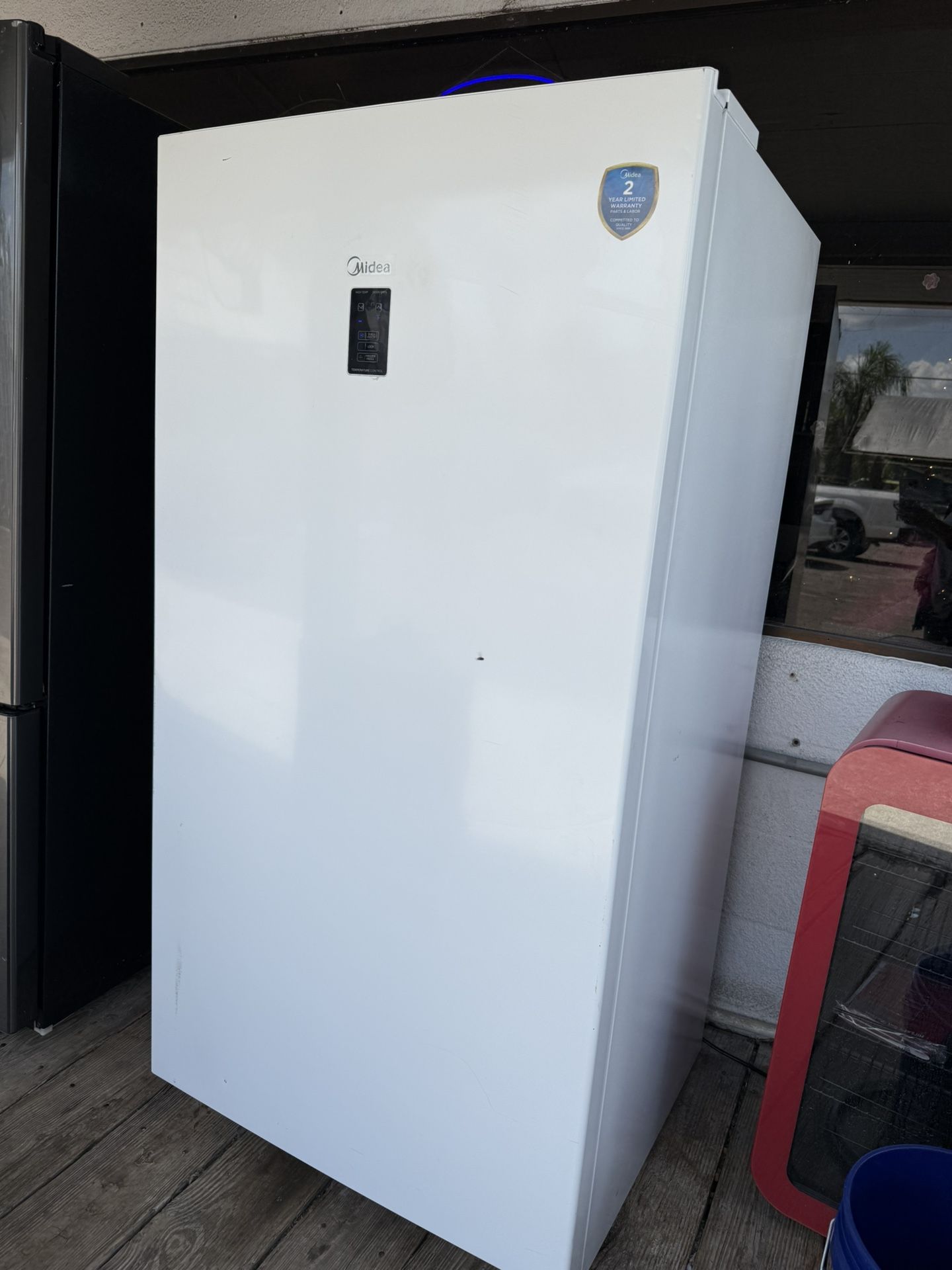 Midea 17 Cu.ft Up Right Freezer NEW SCRATCH AND DENT