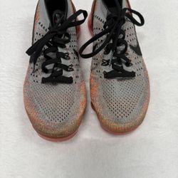 Nike Women’s (7.5) Vapormax