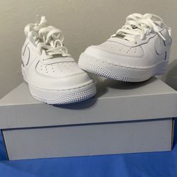 MEN’S NIKE AIR FORCES .