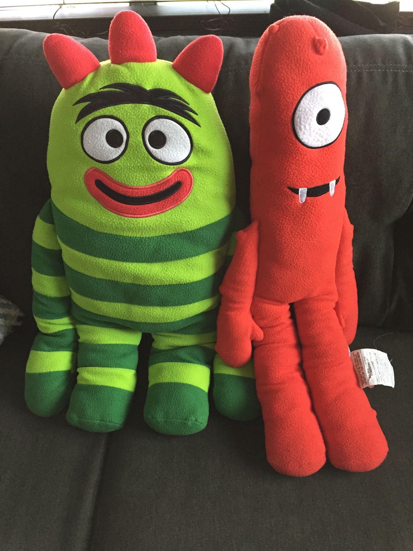Yo Gabba Gabba Brobee and Muno plush.