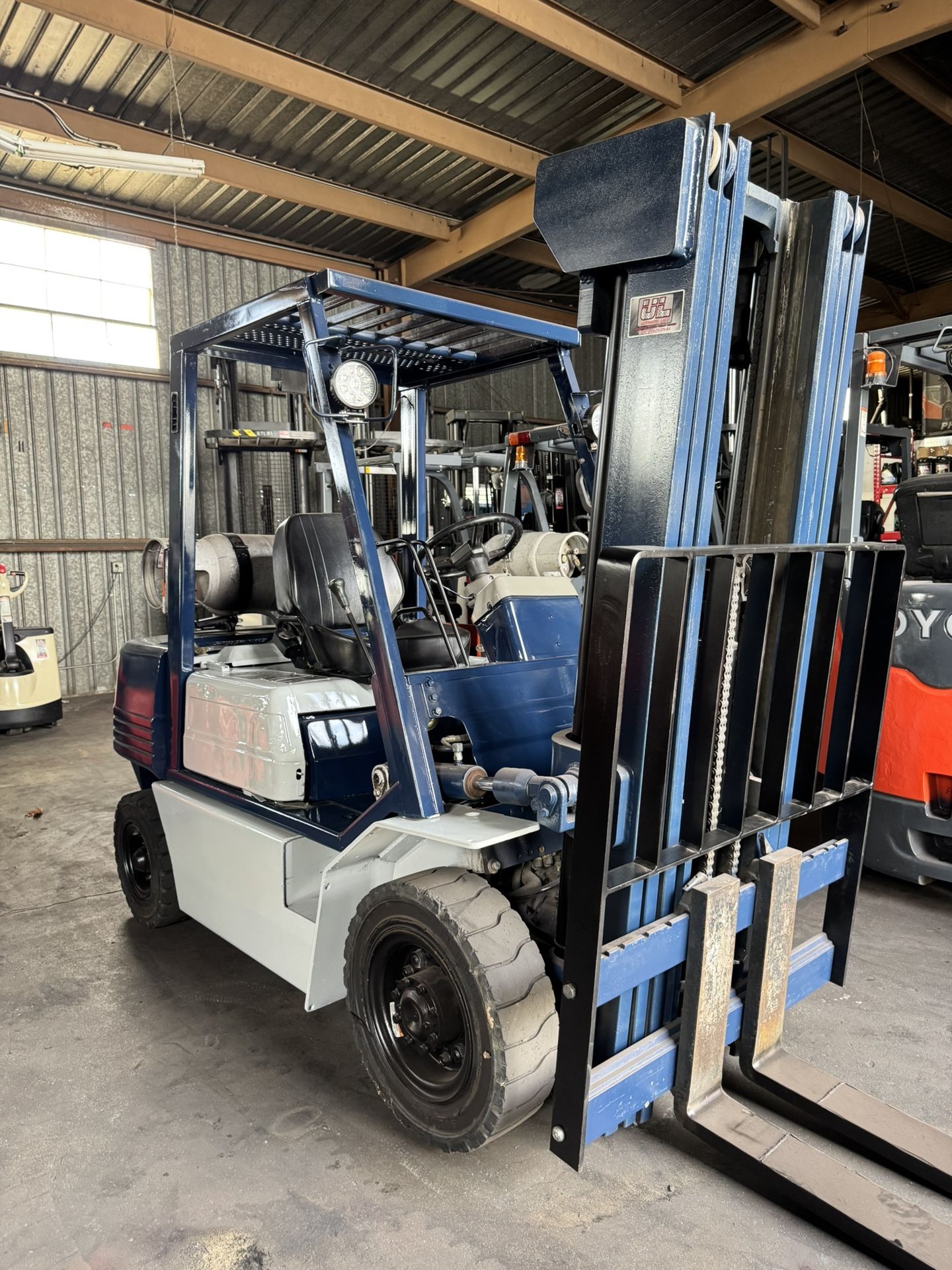 KOMATSU PROPANE FORKLIFT 