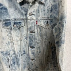 Levi’s Trucker Jacket M • Light Acid Wash • Brand New