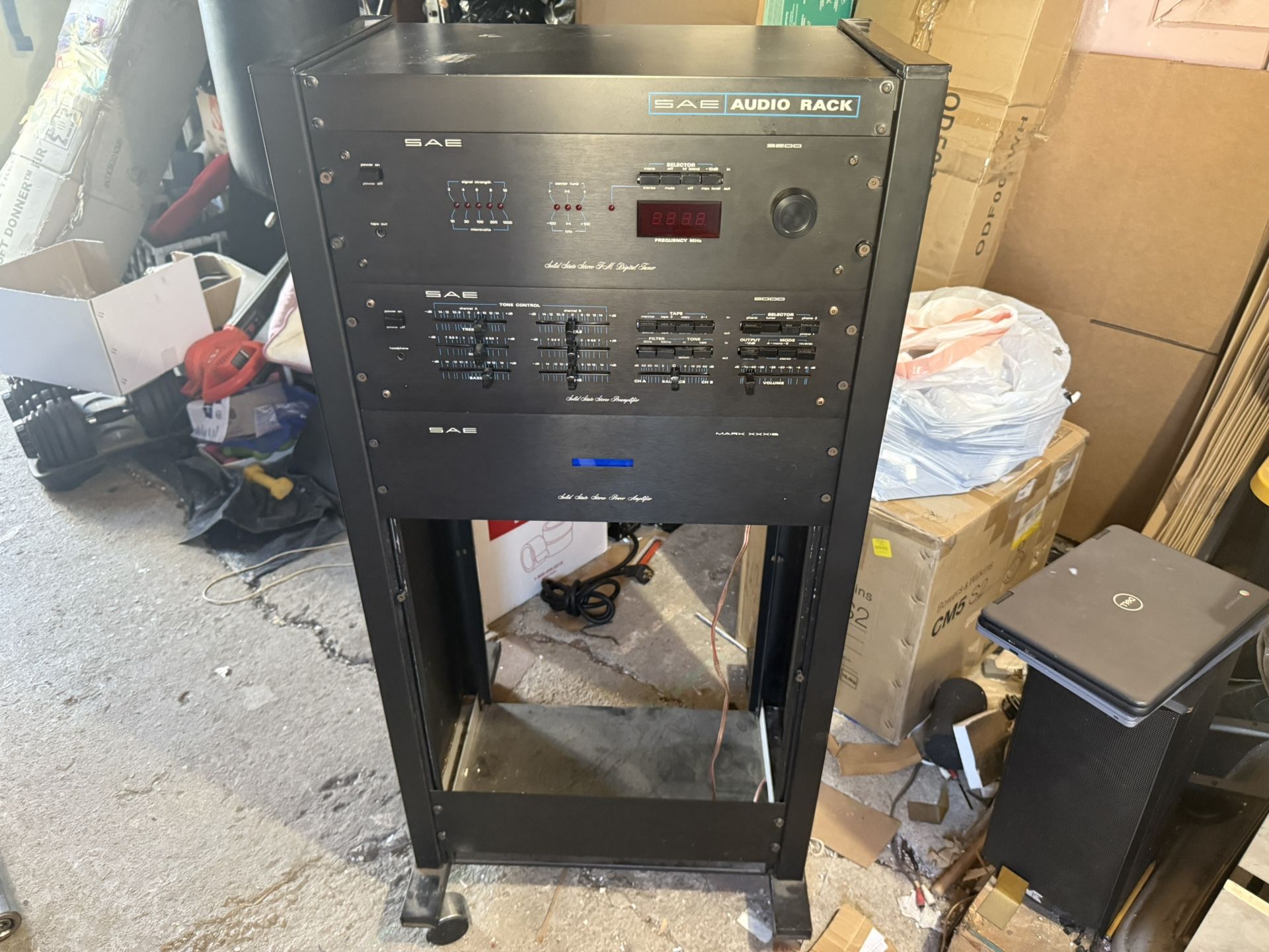 SAE MARK XXXlB amplifier and pream 3000 tuner 3200