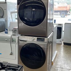 Brand New Samsung Front Load Set Gas