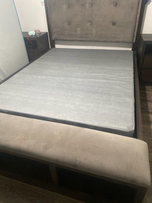 Queen Bed Set Frame In Chowchilla 