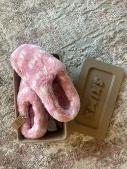BRAND NEW Skims Slippers
