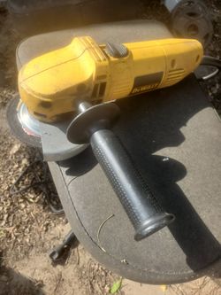 DeWalt DW400 corded angle grinder works like new