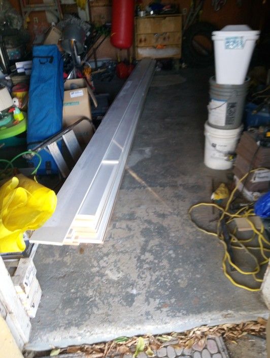 Baseboard 6 By 1 By16fts.  Moldura De 6por1de 16pies De Largo.  Son 25 Pcs 