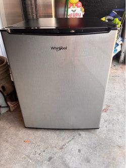 Mini fridge